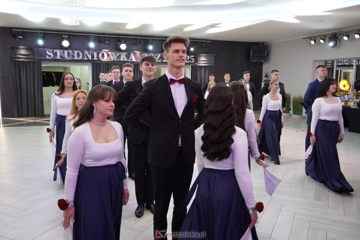 Studniówka w Zespole Szkół Zawodowych nr 2 w Ostrołęce [01.02.2025] - zdjęcie #146 - eOstroleka.pl
