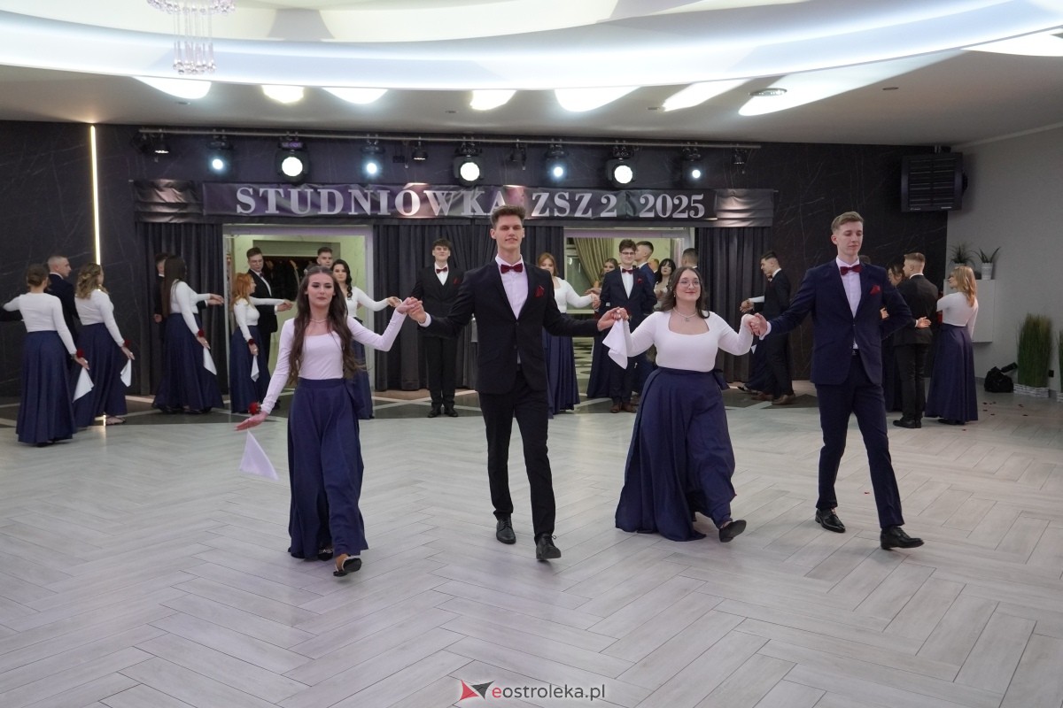Studniówka w Zespole Szkół Zawodowych nr 2 w Ostrołęce [01.02.2025] - zdjęcie #140 - eOstroleka.pl