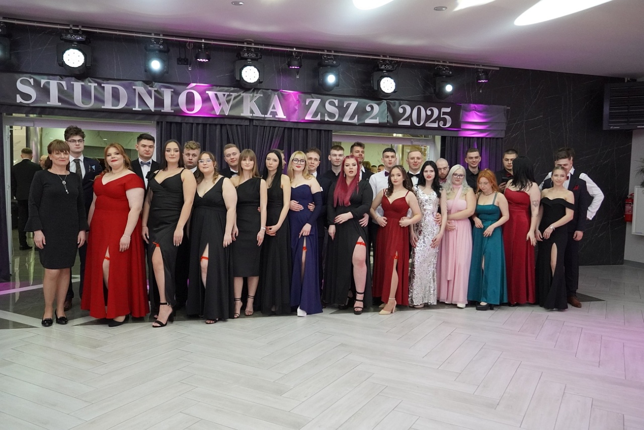 Studniówka w Zespole Szkół Zawodowych nr 2 w Ostrołęce [01.02.2025] - zdjęcie #117 - eOstroleka.pl