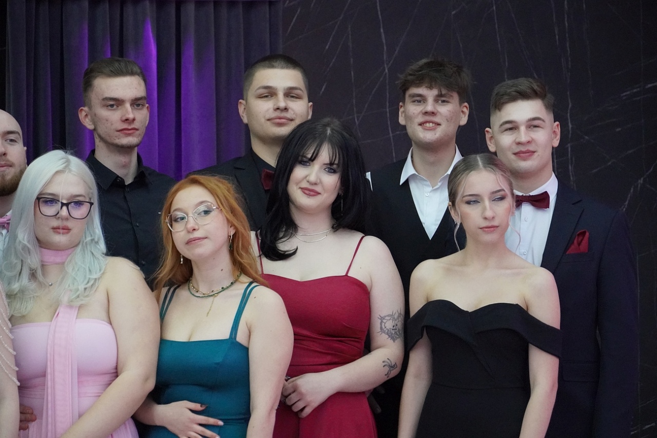 Studniówka w Zespole Szkół Zawodowych nr 2 w Ostrołęce [01.02.2025] - zdjęcie #112 - eOstroleka.pl