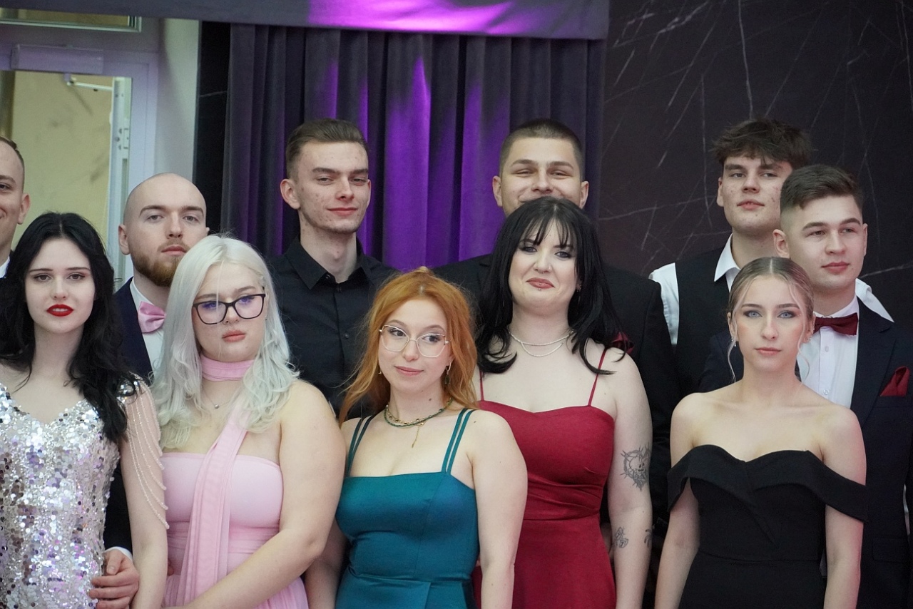 Studniówka w Zespole Szkół Zawodowych nr 2 w Ostrołęce [01.02.2025] - zdjęcie #110 - eOstroleka.pl