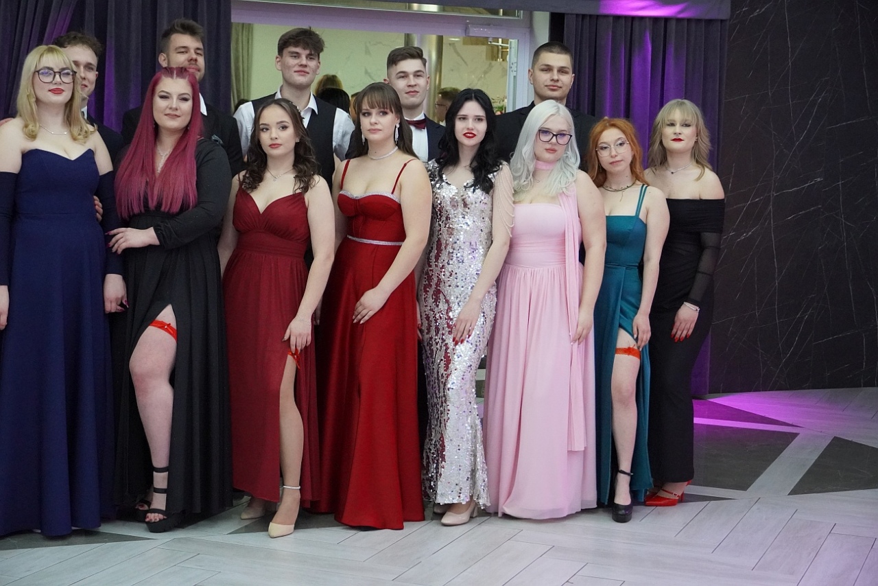 Studniówka w Zespole Szkół Zawodowych nr 2 w Ostrołęce [01.02.2025] - zdjęcie #107 - eOstroleka.pl