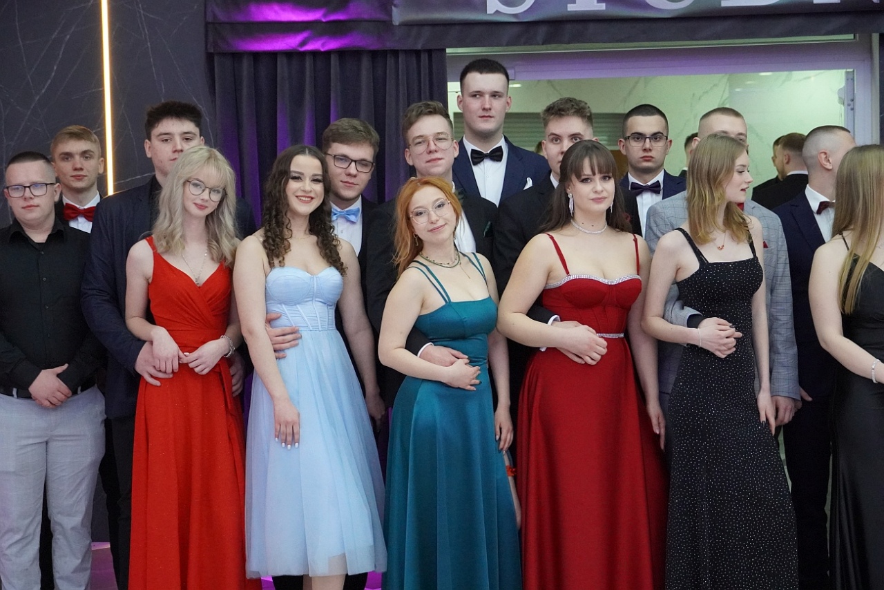 Studniówka w Zespole Szkół Zawodowych nr 2 w Ostrołęce [01.02.2025] - zdjęcie #96 - eOstroleka.pl