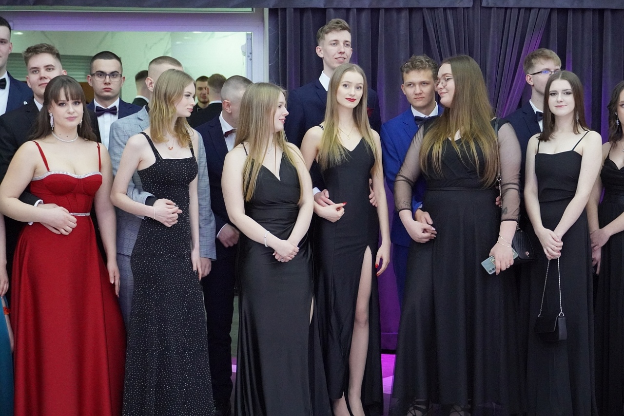 Studniówka w Zespole Szkół Zawodowych nr 2 w Ostrołęce [01.02.2025] - zdjęcie #95 - eOstroleka.pl