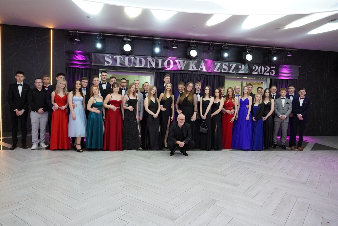 Studniówka w Zespole Szkół Zawodowych nr 2 w Ostrołęce [01.02.2025] - zdjęcie #92 - eOstroleka.pl