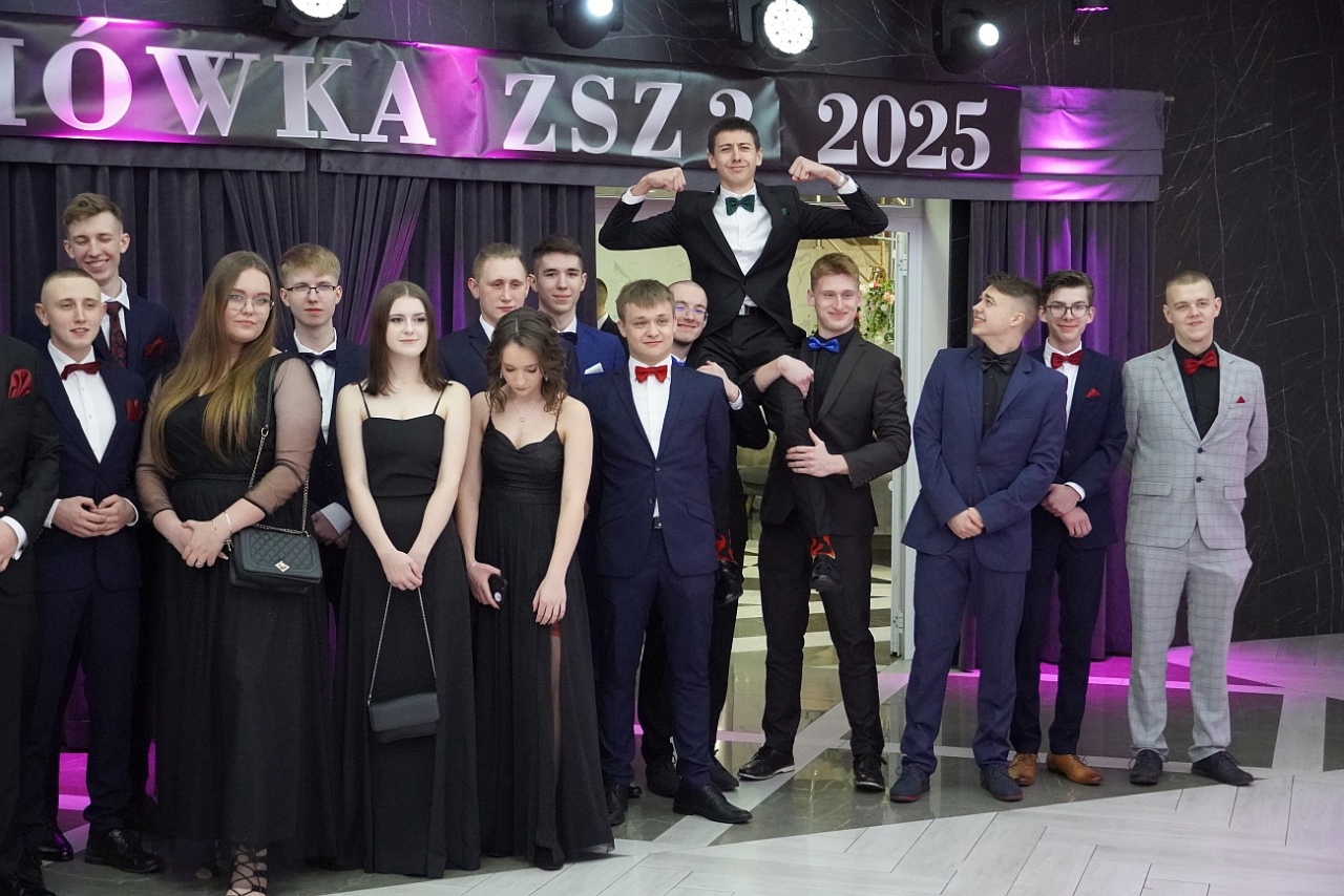 Studniówka w Zespole Szkół Zawodowych nr 2 w Ostrołęce [01.02.2025] - zdjęcie #89 - eOstroleka.pl