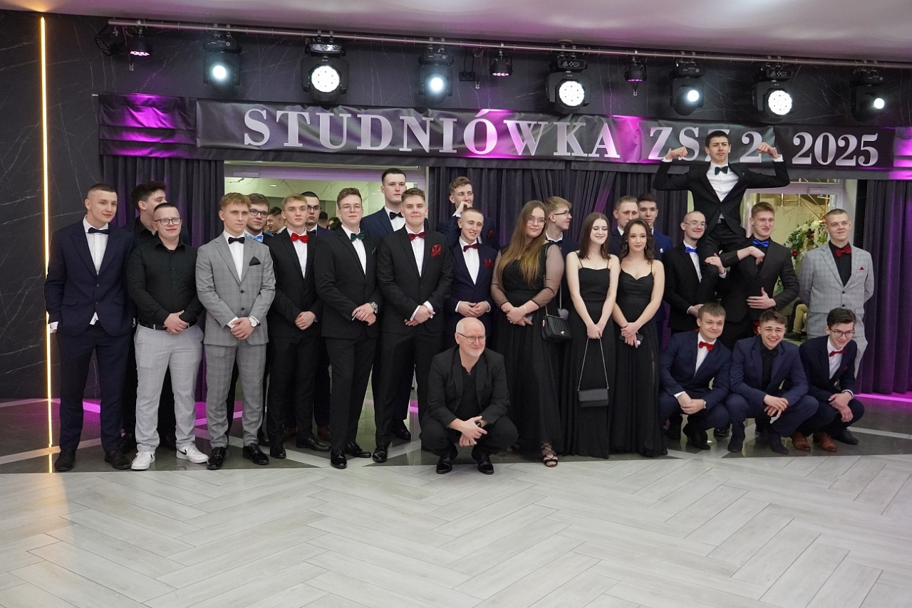 Studniówka w Zespole Szkół Zawodowych nr 2 w Ostrołęce [01.02.2025] - zdjęcie #88 - eOstroleka.pl