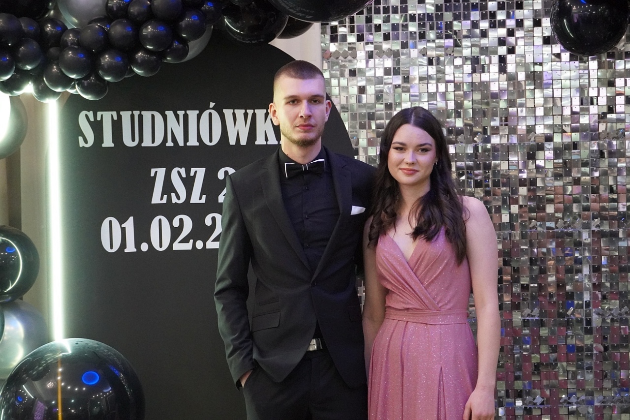 Studniówka w Zespole Szkół Zawodowych nr 2 w Ostrołęce [01.02.2025] - zdjęcie #85 - eOstroleka.pl