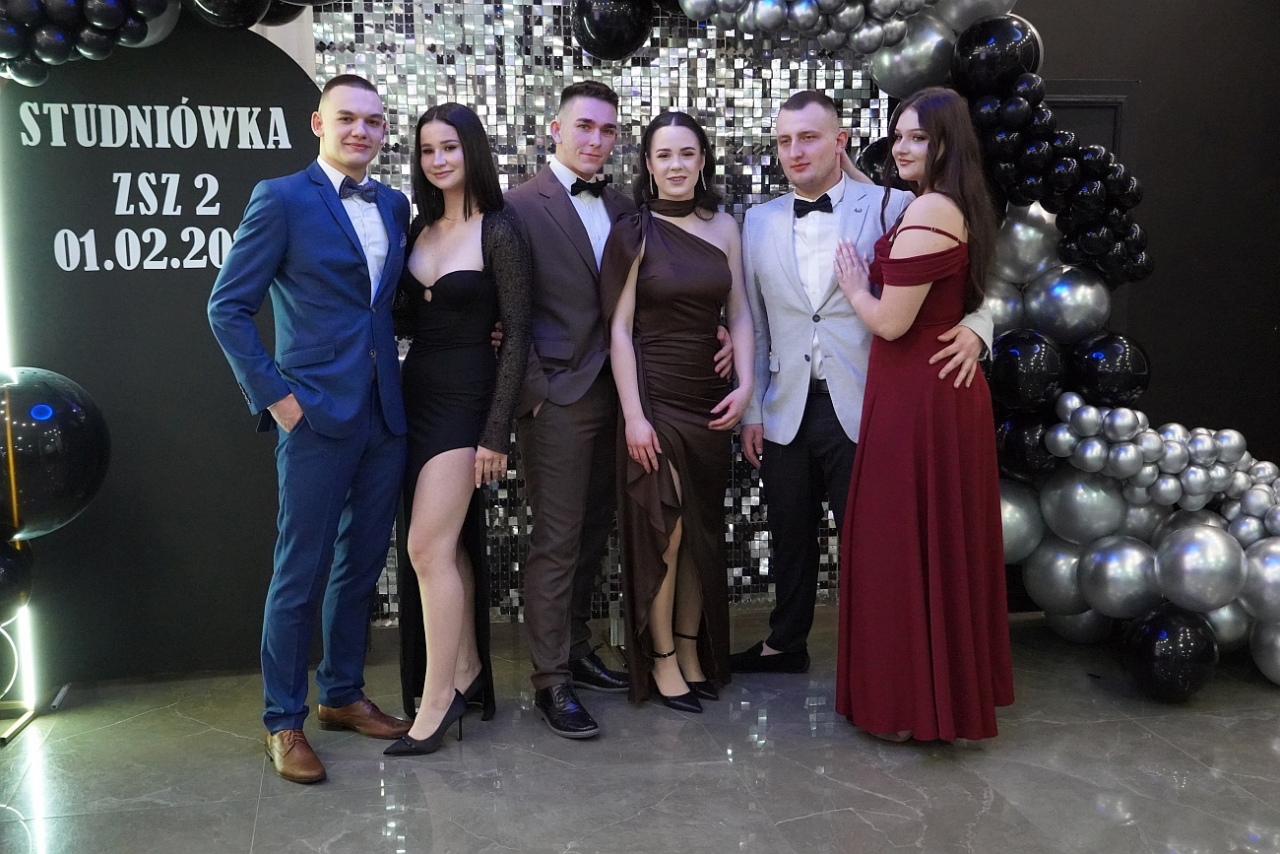 Studniówka w Zespole Szkół Zawodowych nr 2 w Ostrołęce [01.02.2025] - zdjęcie #84 - eOstroleka.pl