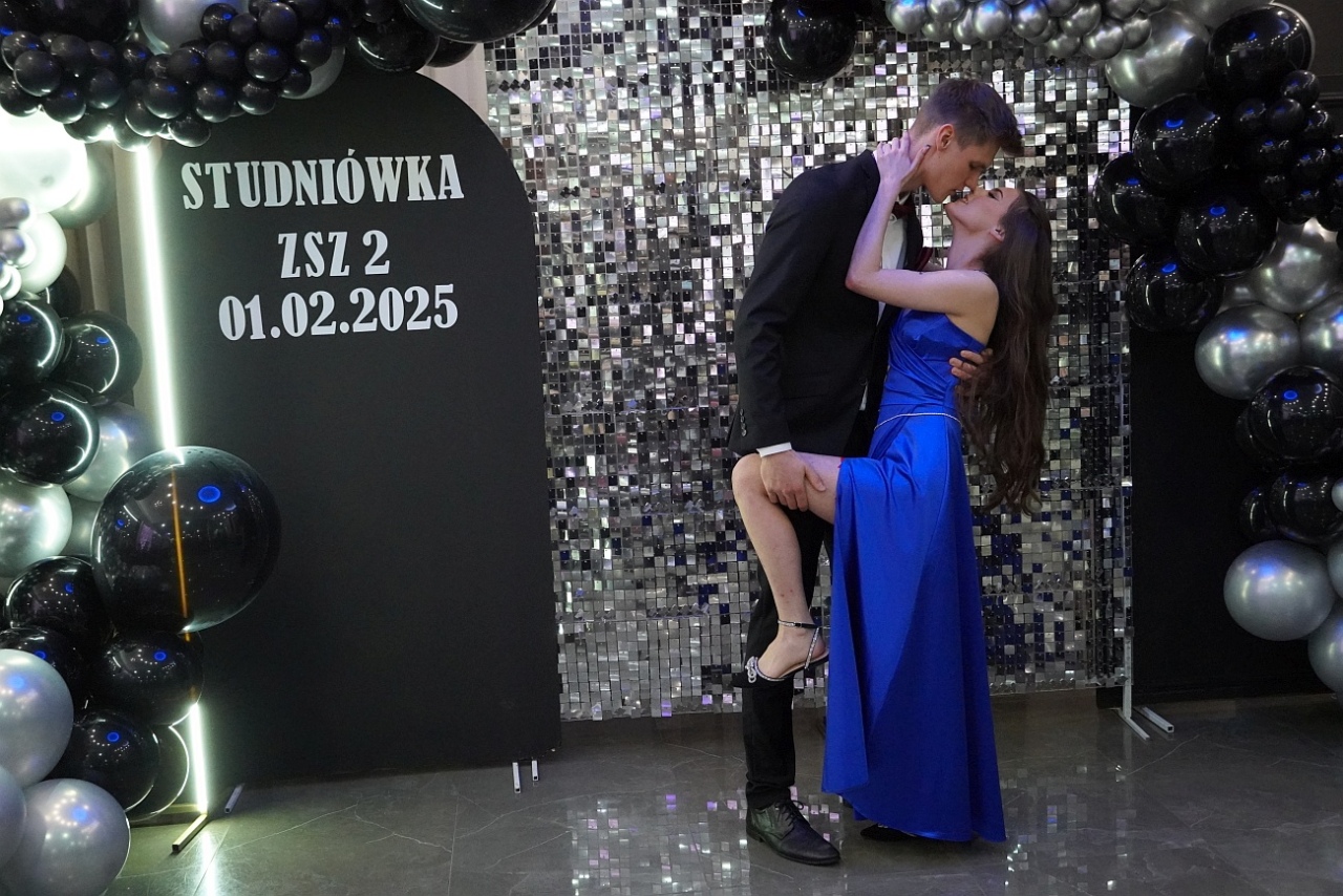 Studniówka w Zespole Szkół Zawodowych nr 2 w Ostrołęce [01.02.2025] - zdjęcie #83 - eOstroleka.pl