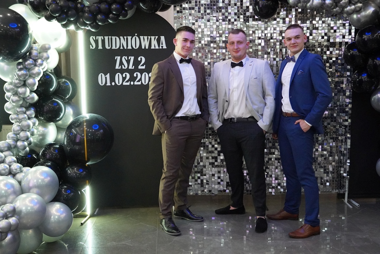 Studniówka w Zespole Szkół Zawodowych nr 2 w Ostrołęce [01.02.2025] - zdjęcie #80 - eOstroleka.pl