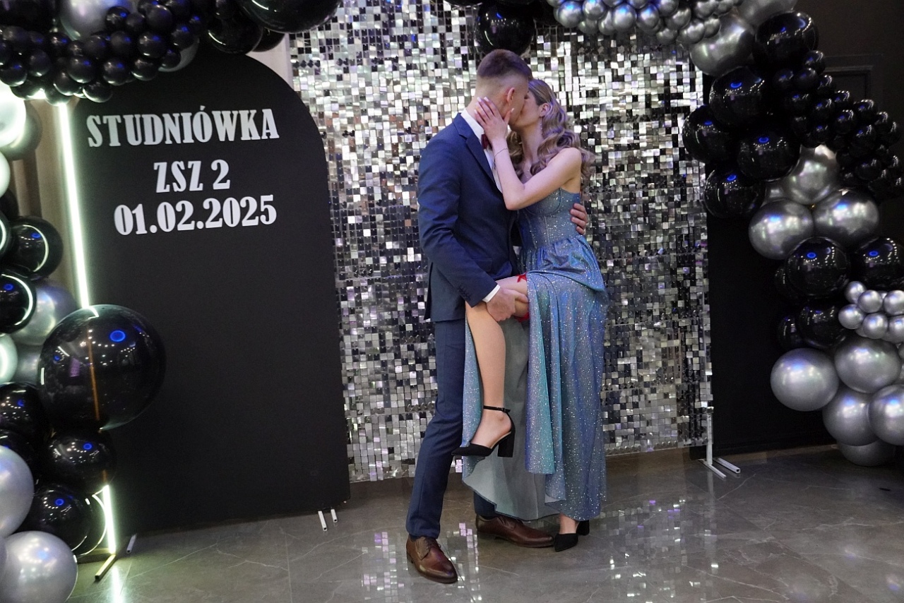 Studniówka w Zespole Szkół Zawodowych nr 2 w Ostrołęce [01.02.2025] - zdjęcie #77 - eOstroleka.pl