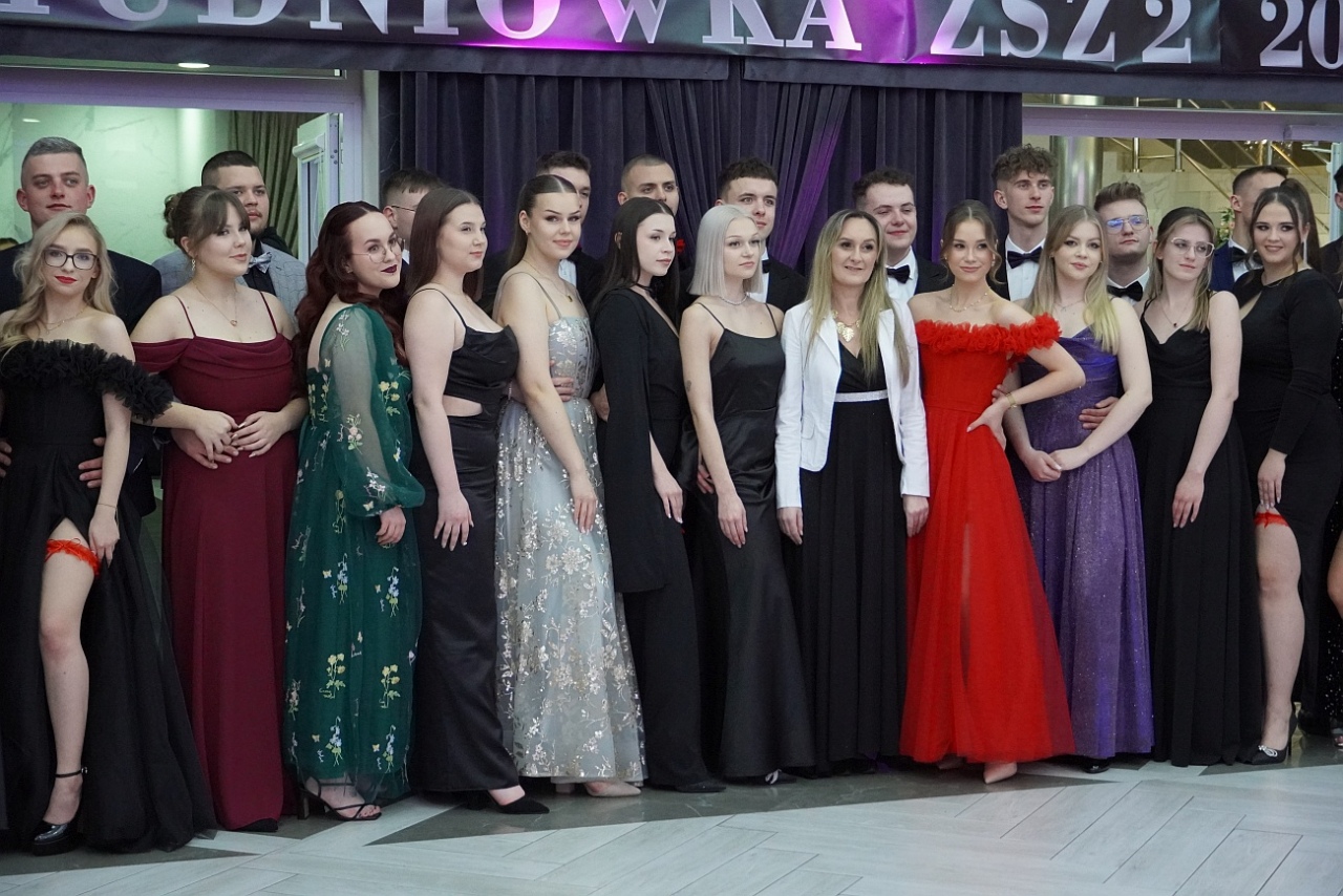 Studniówka w Zespole Szkół Zawodowych nr 2 w Ostrołęce [01.02.2025] - zdjęcie #75 - eOstroleka.pl