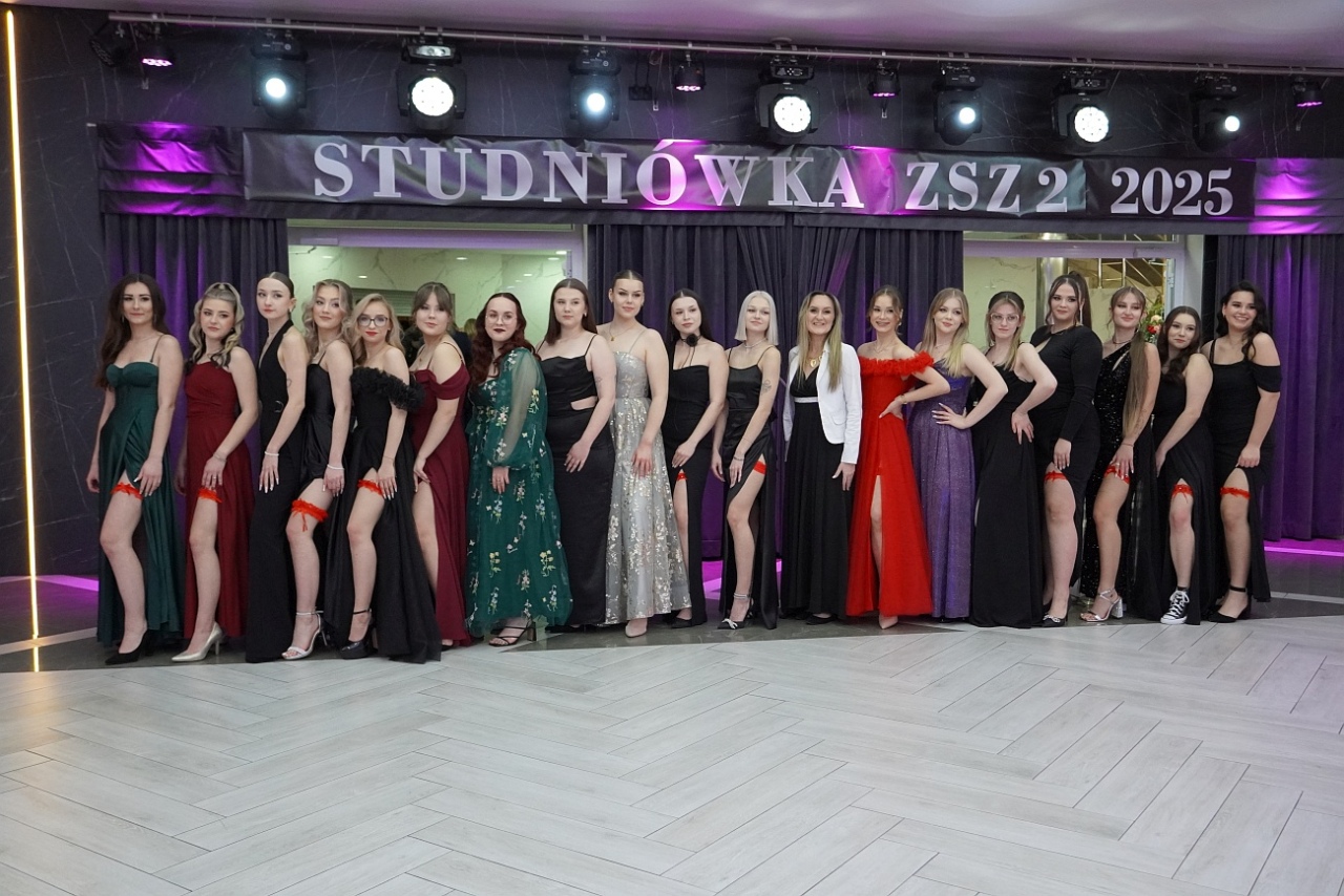 Studniówka w Zespole Szkół Zawodowych nr 2 w Ostrołęce [01.02.2025] - zdjęcie #69 - eOstroleka.pl