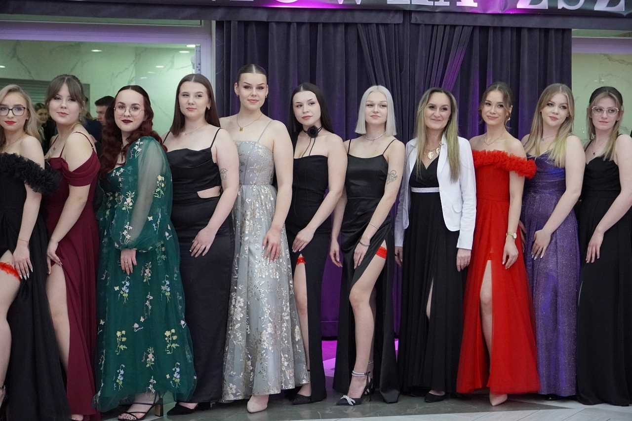 Studniówka w Zespole Szkół Zawodowych nr 2 w Ostrołęce [01.02.2025] - zdjęcie #68 - eOstroleka.pl