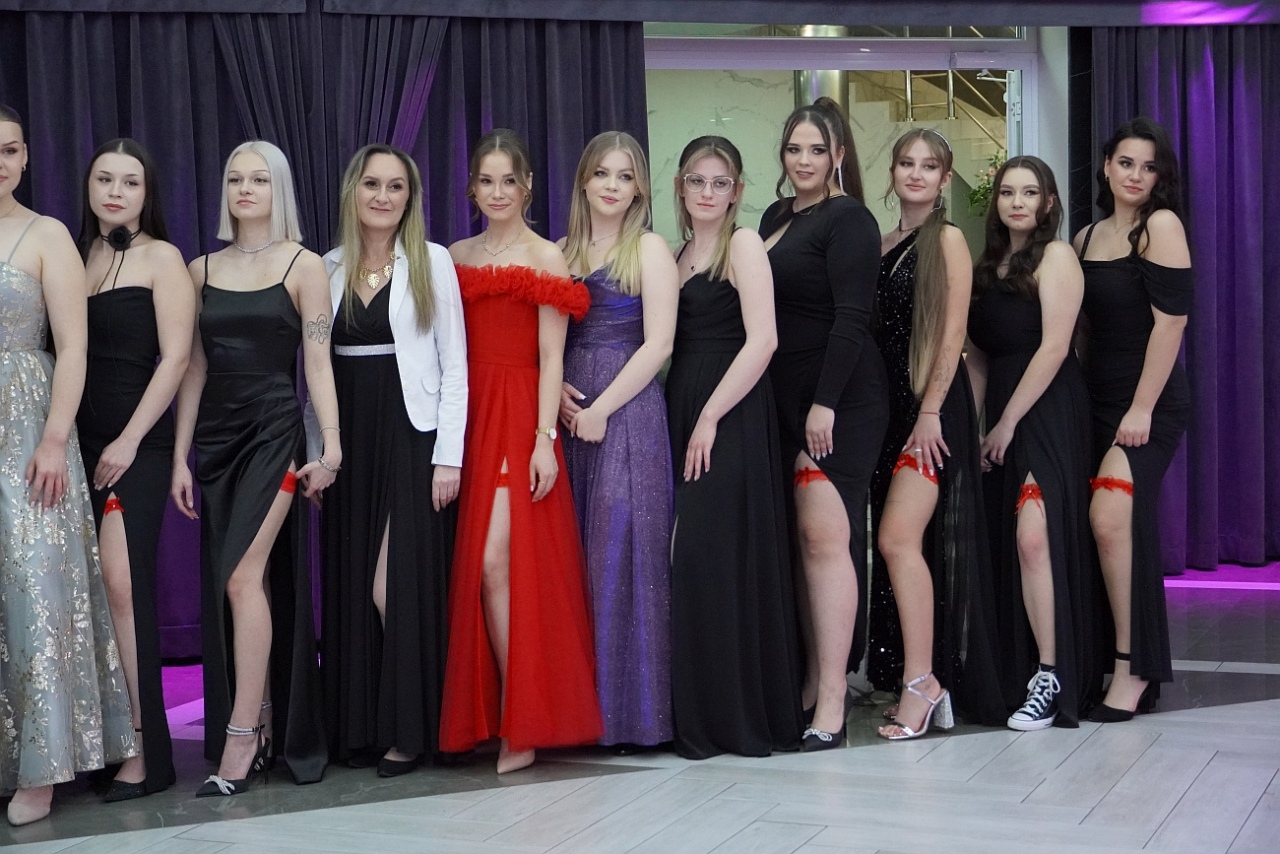 Studniówka w Zespole Szkół Zawodowych nr 2 w Ostrołęce [01.02.2025] - zdjęcie #66 - eOstroleka.pl