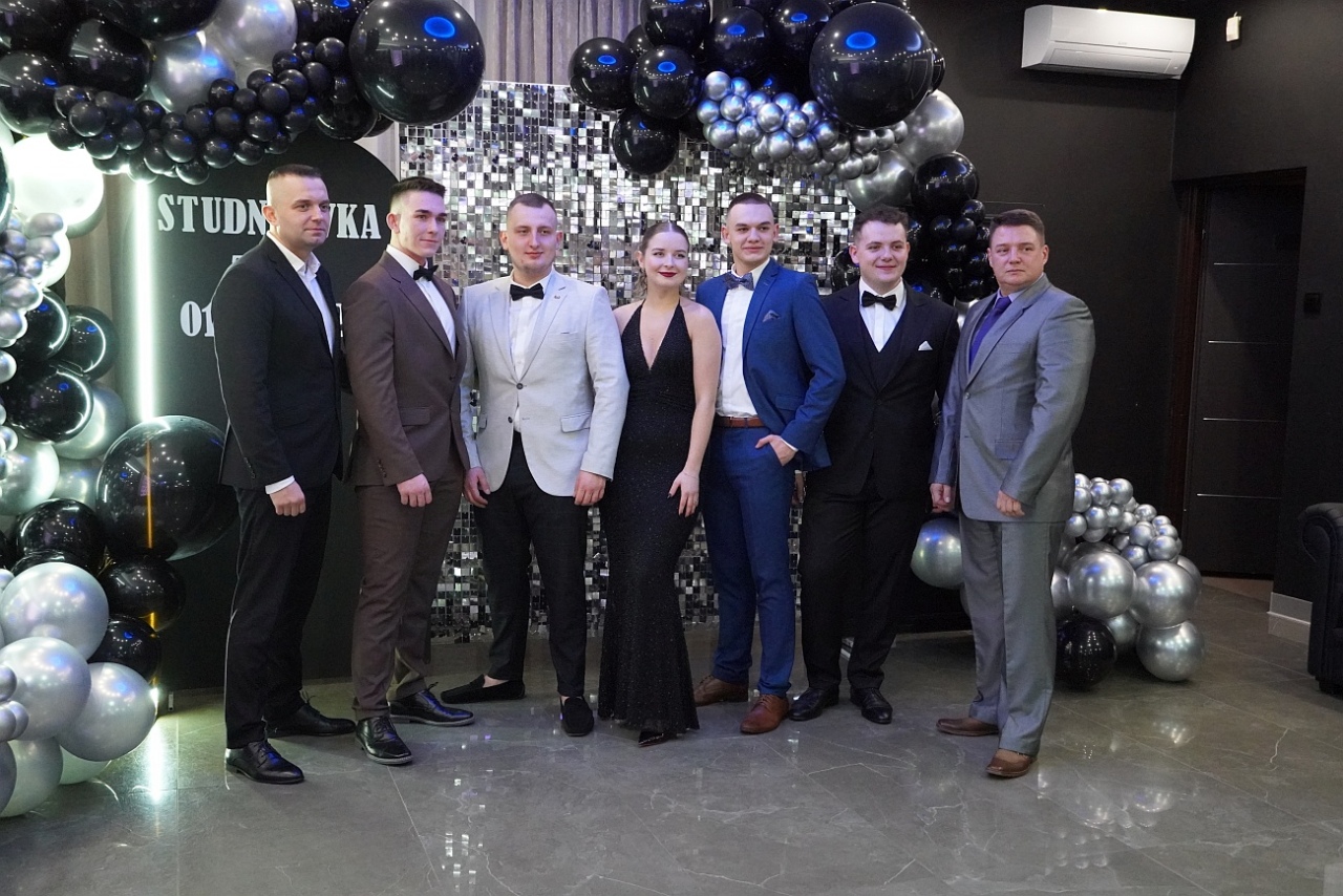 Studniówka w Zespole Szkół Zawodowych nr 2 w Ostrołęce [01.02.2025] - zdjęcie #64 - eOstroleka.pl