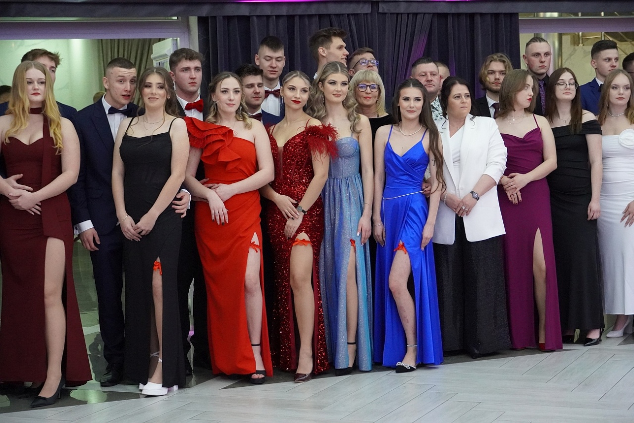 Studniówka w Zespole Szkół Zawodowych nr 2 w Ostrołęce [01.02.2025] - zdjęcie #63 - eOstroleka.pl