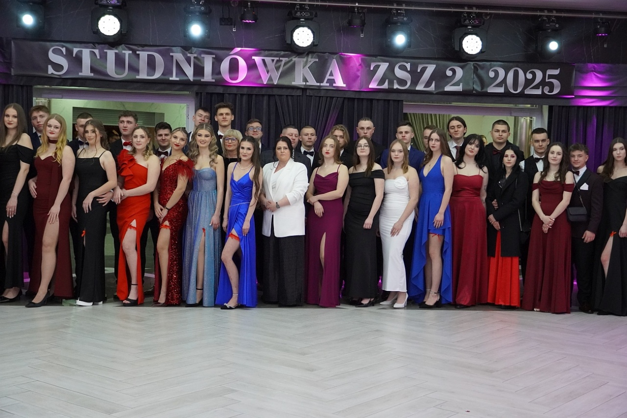 Studniówka w Zespole Szkół Zawodowych nr 2 w Ostrołęce [01.02.2025] - zdjęcie #59 - eOstroleka.pl