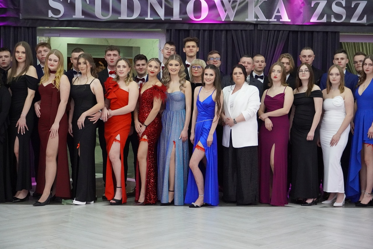 Studniówka w Zespole Szkół Zawodowych nr 2 w Ostrołęce [01.02.2025] - zdjęcie #58 - eOstroleka.pl