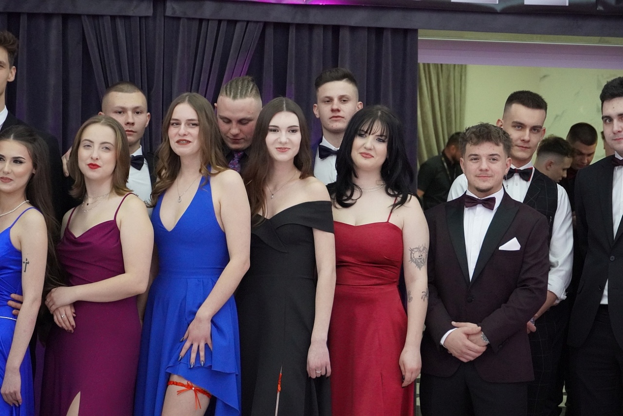 Studniówka w Zespole Szkół Zawodowych nr 2 w Ostrołęce [01.02.2025] - zdjęcie #53 - eOstroleka.pl