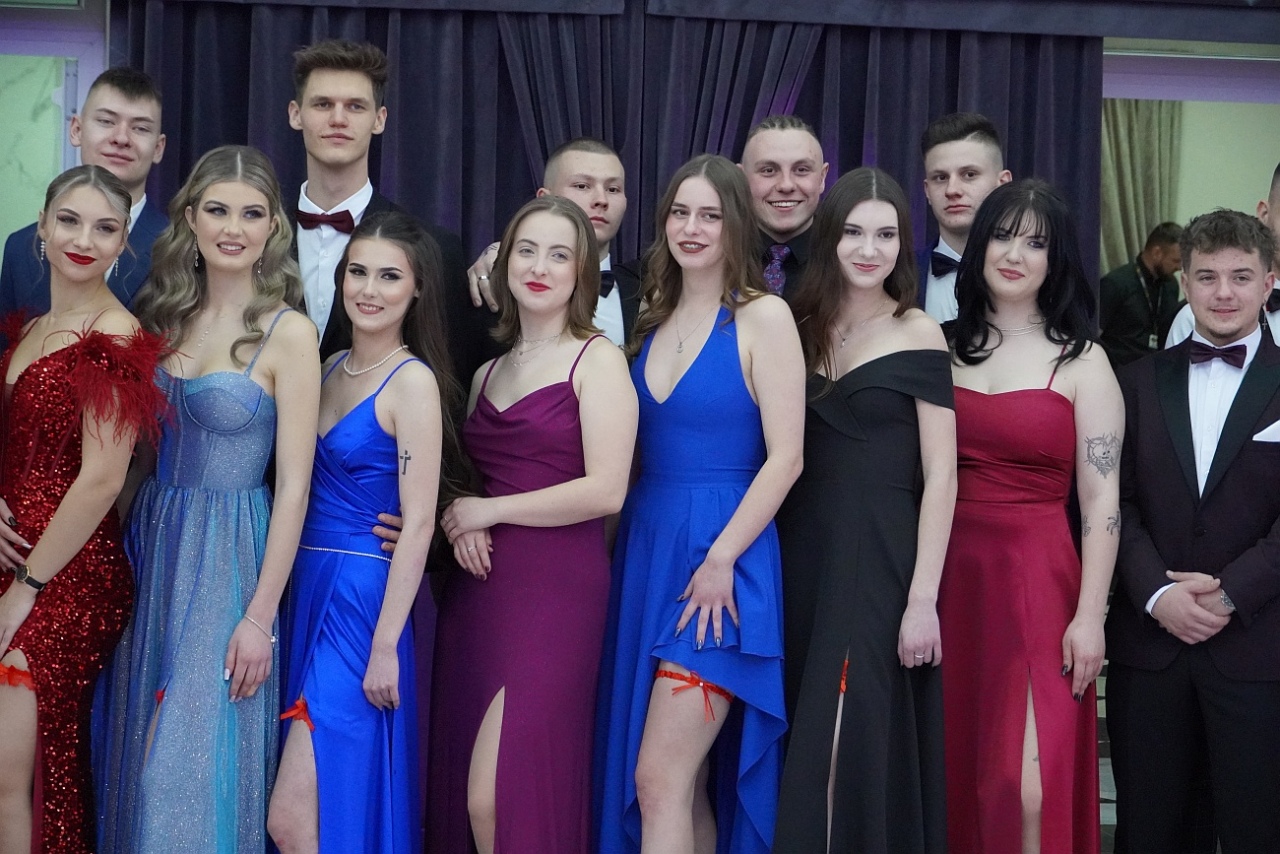 Studniówka w Zespole Szkół Zawodowych nr 2 w Ostrołęce [01.02.2025] - zdjęcie #51 - eOstroleka.pl