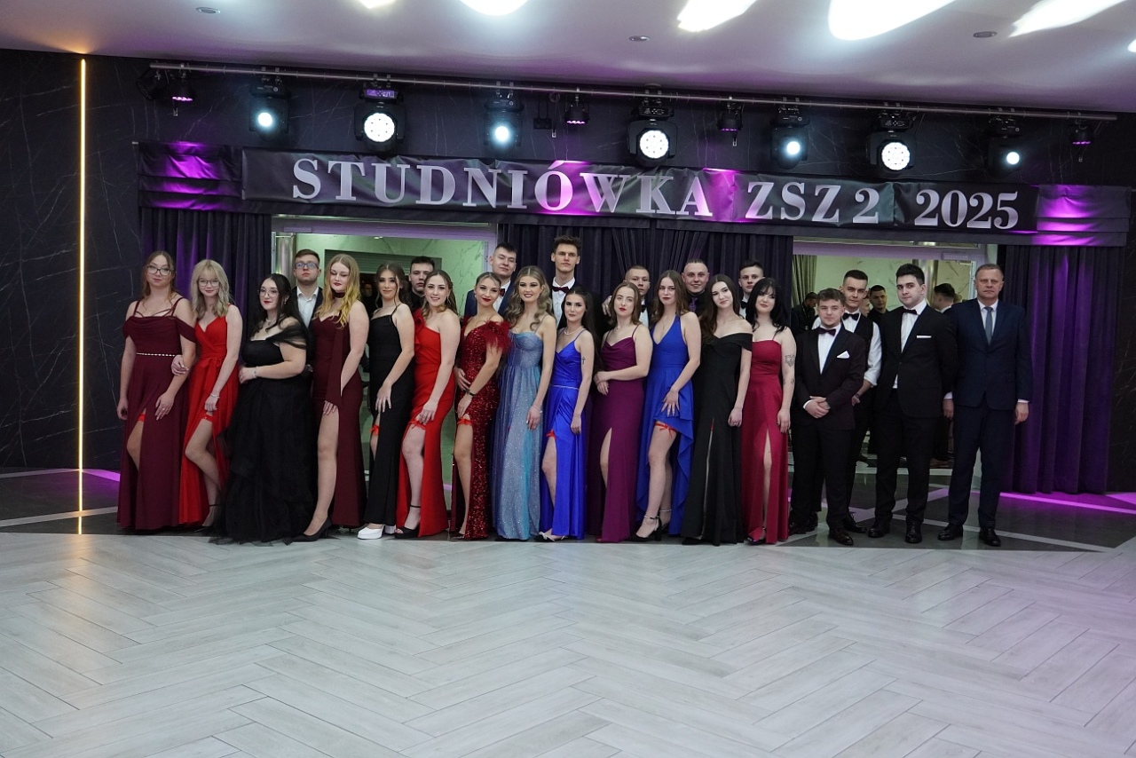 Studniówka w Zespole Szkół Zawodowych nr 2 w Ostrołęce [01.02.2025] - zdjęcie #49 - eOstroleka.pl