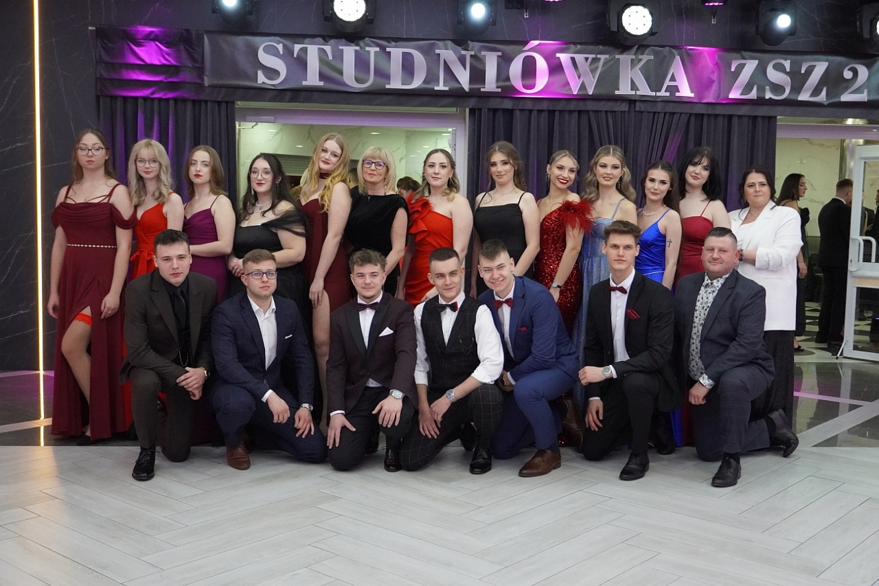 Studniówka w Zespole Szkół Zawodowych nr 2 w Ostrołęce [01.02.2025] - zdjęcie #48 - eOstroleka.pl