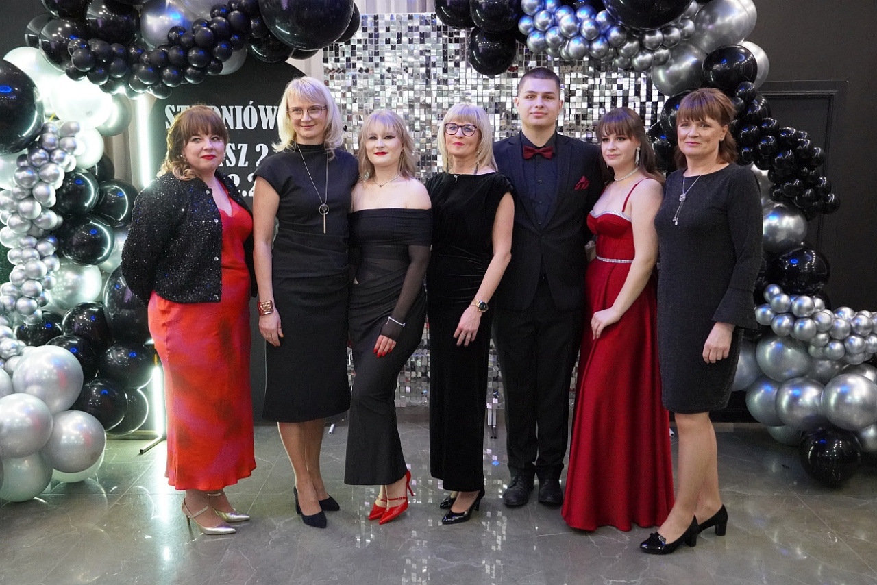 Studniówka w Zespole Szkół Zawodowych nr 2 w Ostrołęce [01.02.2025] - zdjęcie #47 - eOstroleka.pl