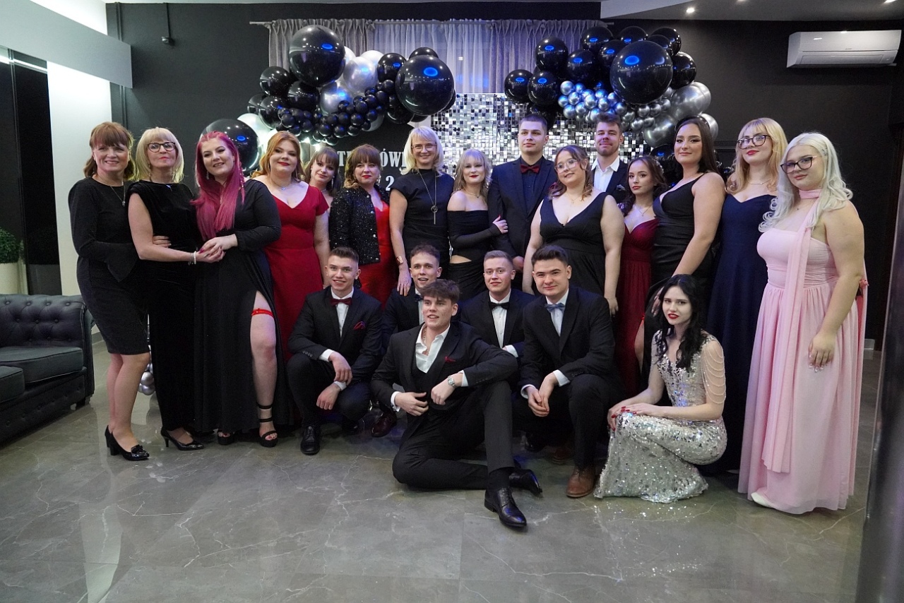 Studniówka w Zespole Szkół Zawodowych nr 2 w Ostrołęce [01.02.2025] - zdjęcie #46 - eOstroleka.pl