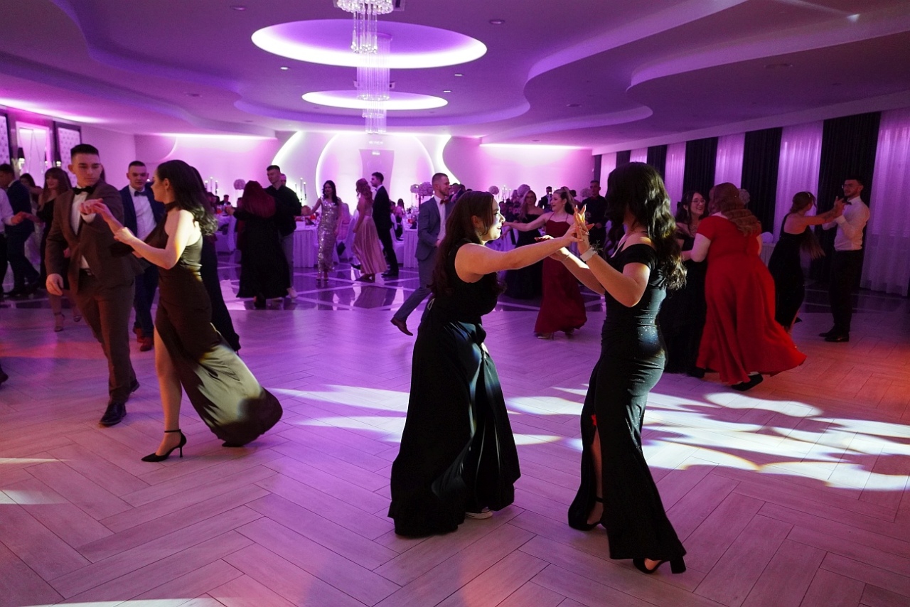 Studniówka w Zespole Szkół Zawodowych nr 2 w Ostrołęce [01.02.2025] - zdjęcie #36 - eOstroleka.pl