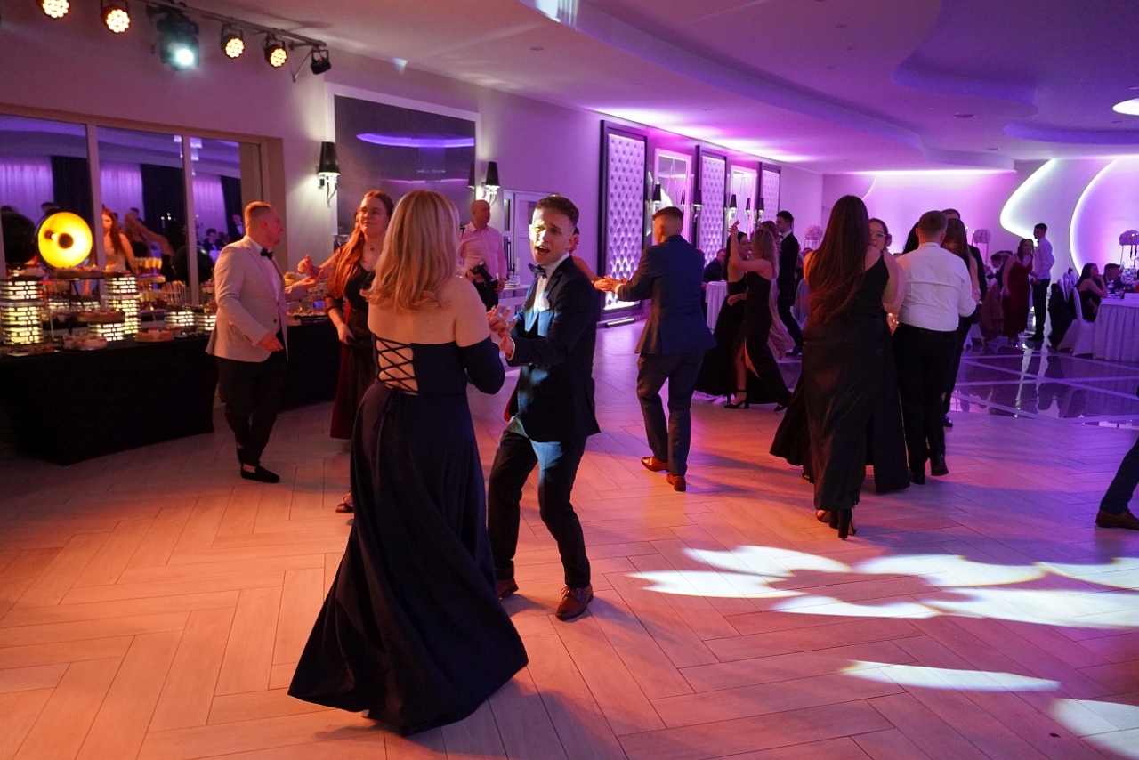 Studniówka w Zespole Szkół Zawodowych nr 2 w Ostrołęce [01.02.2025] - zdjęcie #35 - eOstroleka.pl