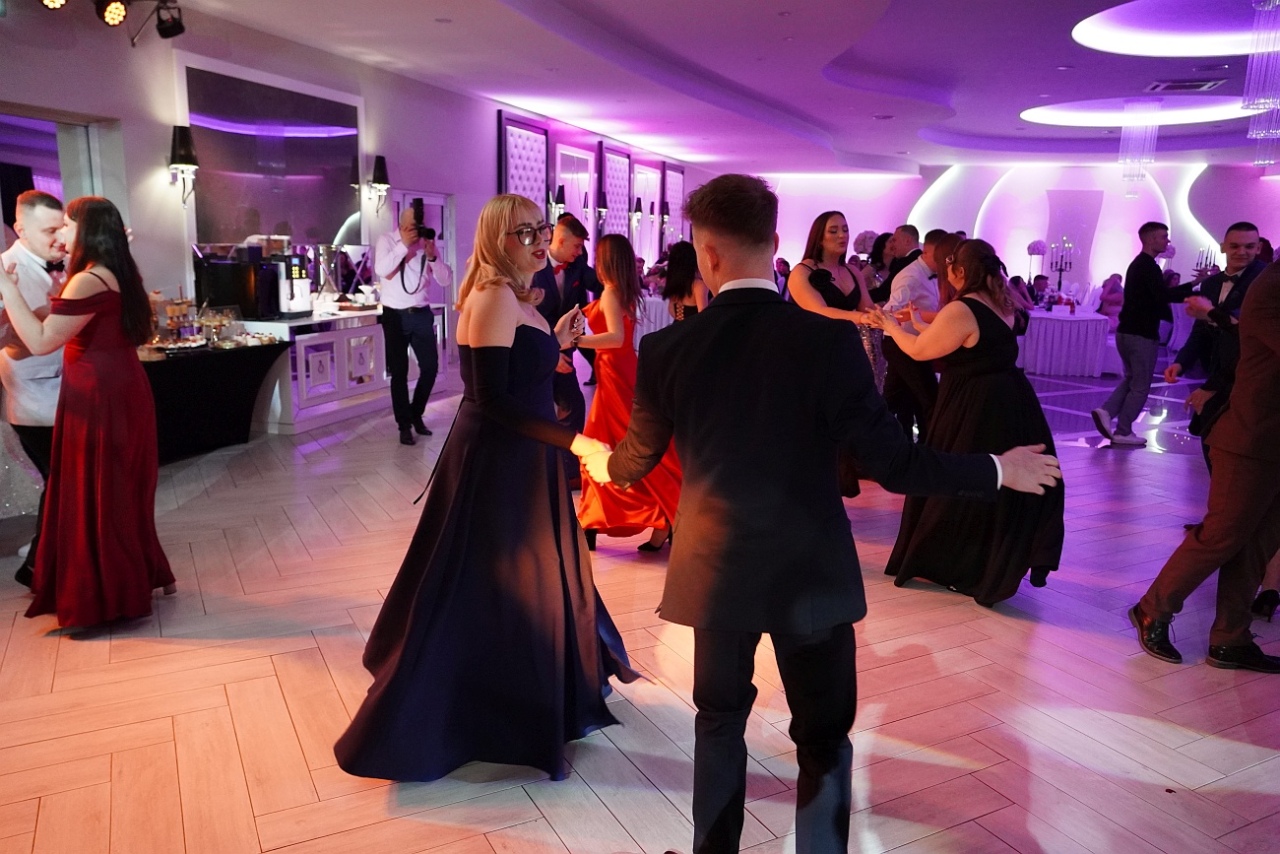 Studniówka w Zespole Szkół Zawodowych nr 2 w Ostrołęce [01.02.2025] - zdjęcie #33 - eOstroleka.pl