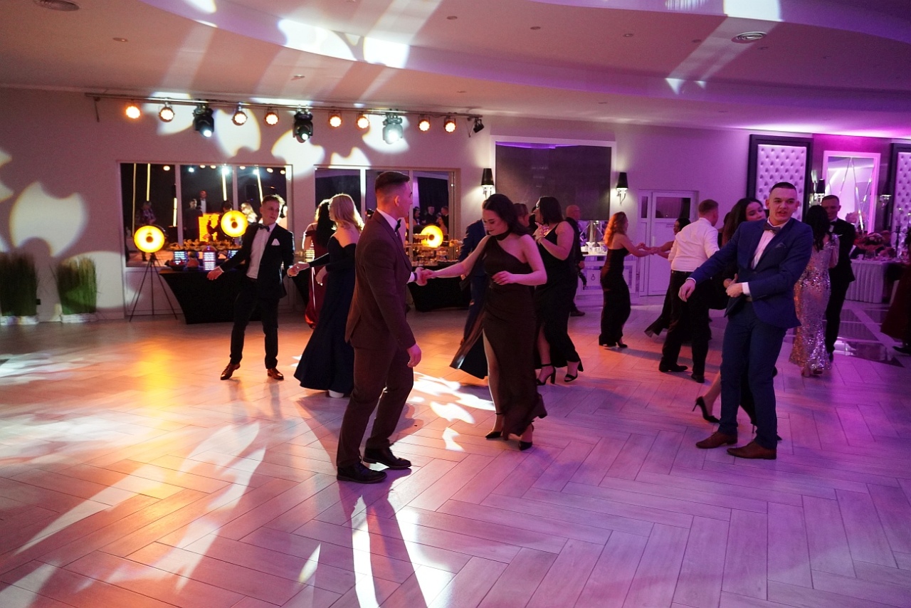 Studniówka w Zespole Szkół Zawodowych nr 2 w Ostrołęce [01.02.2025] - zdjęcie #30 - eOstroleka.pl