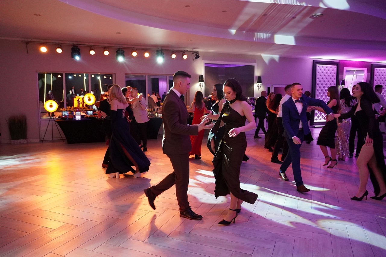 Studniówka w Zespole Szkół Zawodowych nr 2 w Ostrołęce [01.02.2025] - zdjęcie #29 - eOstroleka.pl