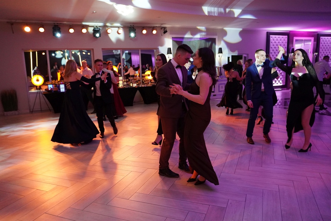 Studniówka w Zespole Szkół Zawodowych nr 2 w Ostrołęce [01.02.2025] - zdjęcie #28 - eOstroleka.pl