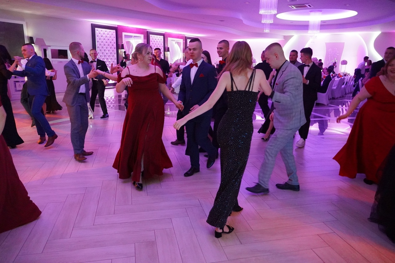 Studniówka w Zespole Szkół Zawodowych nr 2 w Ostrołęce [01.02.2025] - zdjęcie #22 - eOstroleka.pl