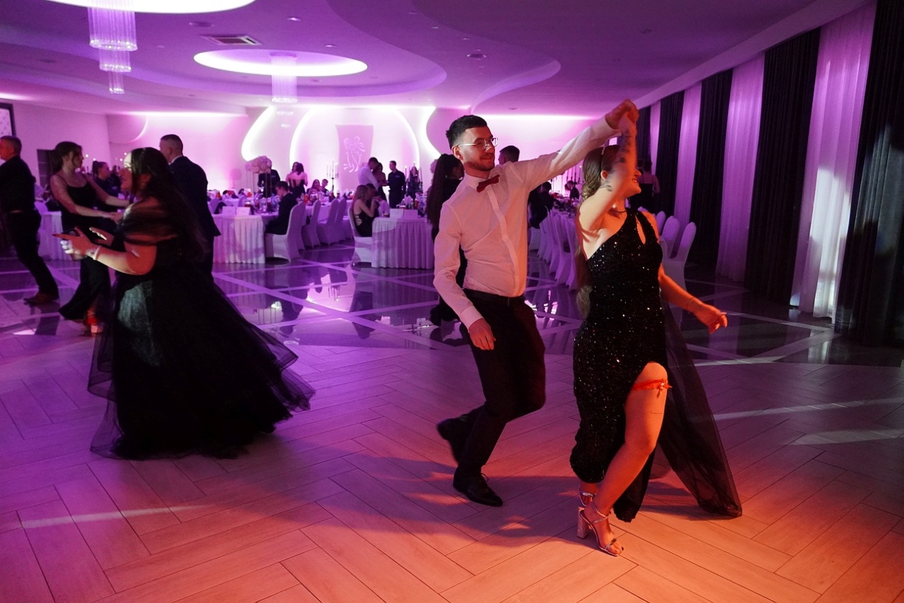 Studniówka w Zespole Szkół Zawodowych nr 2 w Ostrołęce [01.02.2025] - zdjęcie #17 - eOstroleka.pl