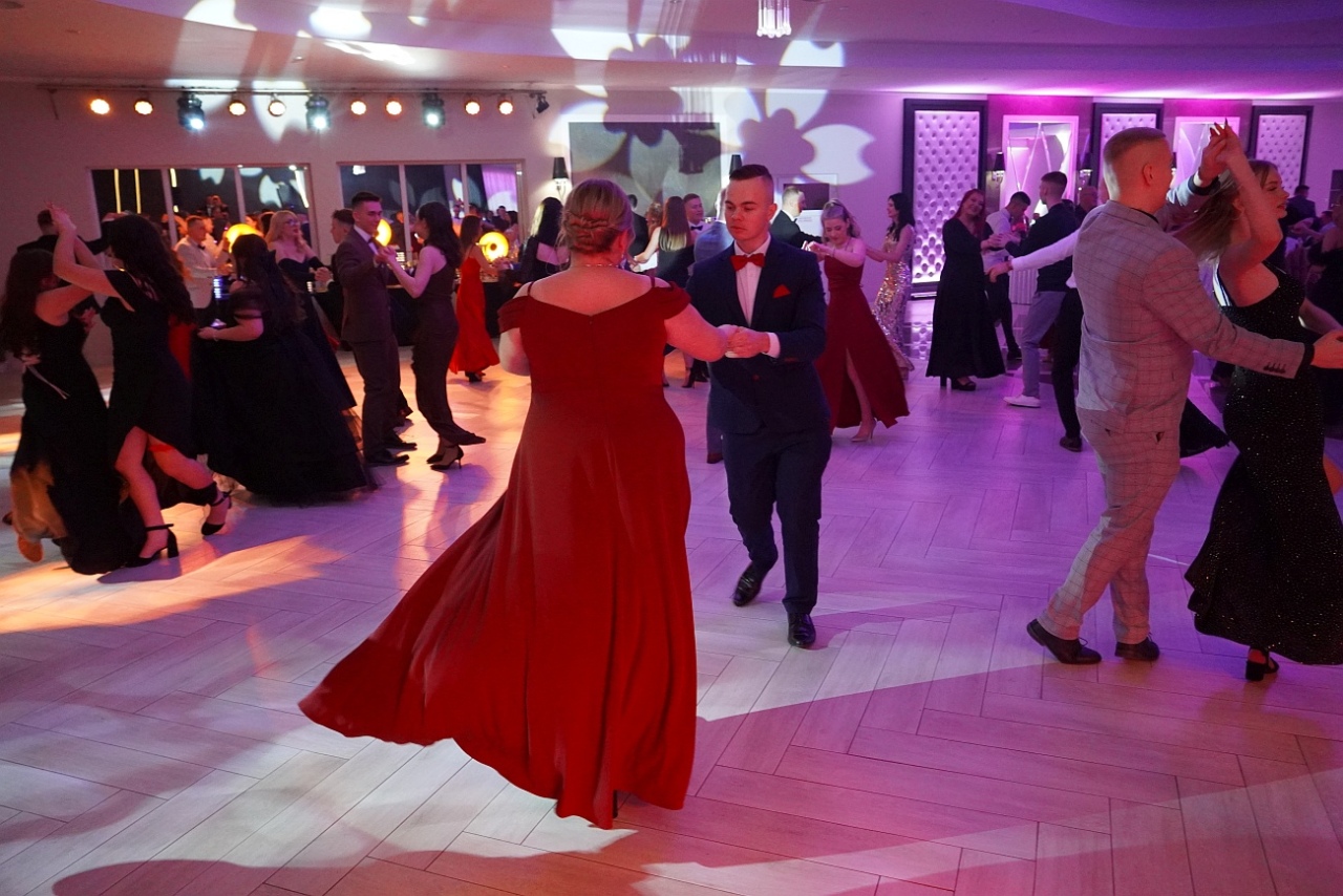 Studniówka w Zespole Szkół Zawodowych nr 2 w Ostrołęce [01.02.2025] - zdjęcie #16 - eOstroleka.pl