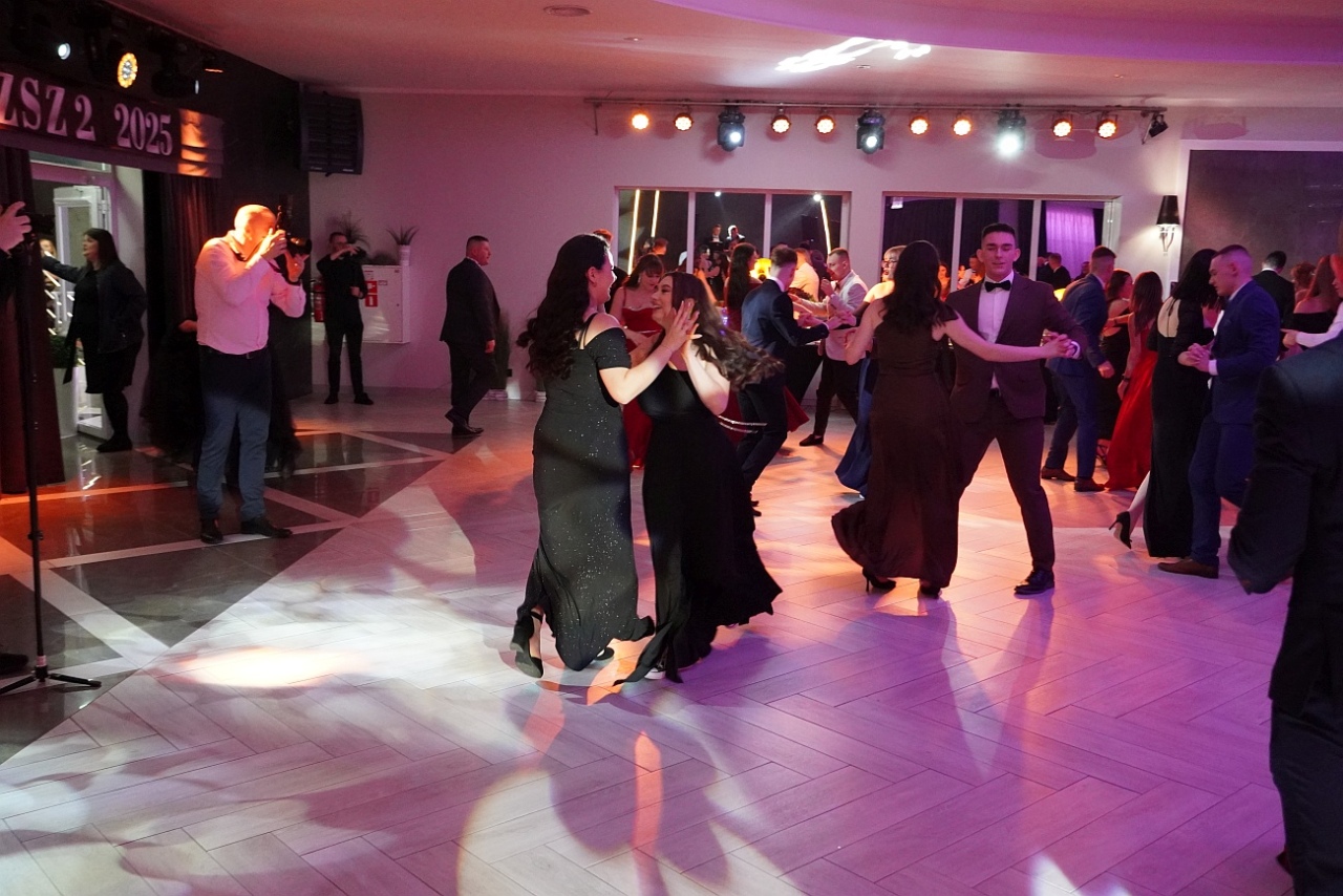 Studniówka w Zespole Szkół Zawodowych nr 2 w Ostrołęce [01.02.2025] - zdjęcie #15 - eOstroleka.pl