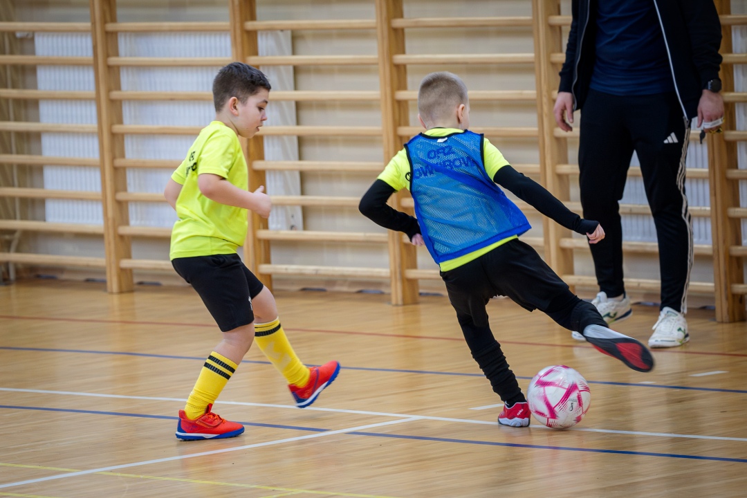 Turniej piłki nożnej w ramach ferii zimowych 2025 - zdjęcie #98 - eOstroleka.pl