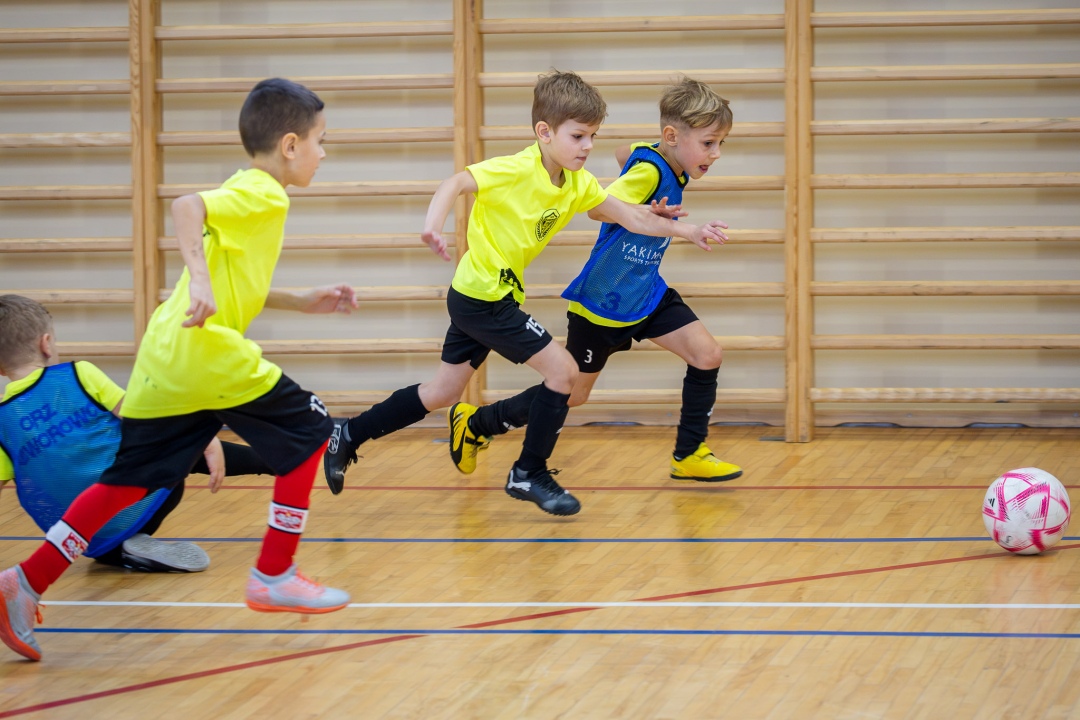 Turniej piłki nożnej w ramach ferii zimowych 2025 - zdjęcie #94 - eOstroleka.pl