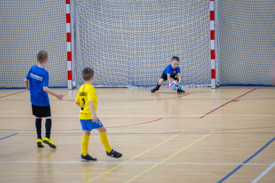 Turniej piłki nożnej w ramach ferii zimowych 2025 - zdjęcie #83 - eOstroleka.pl