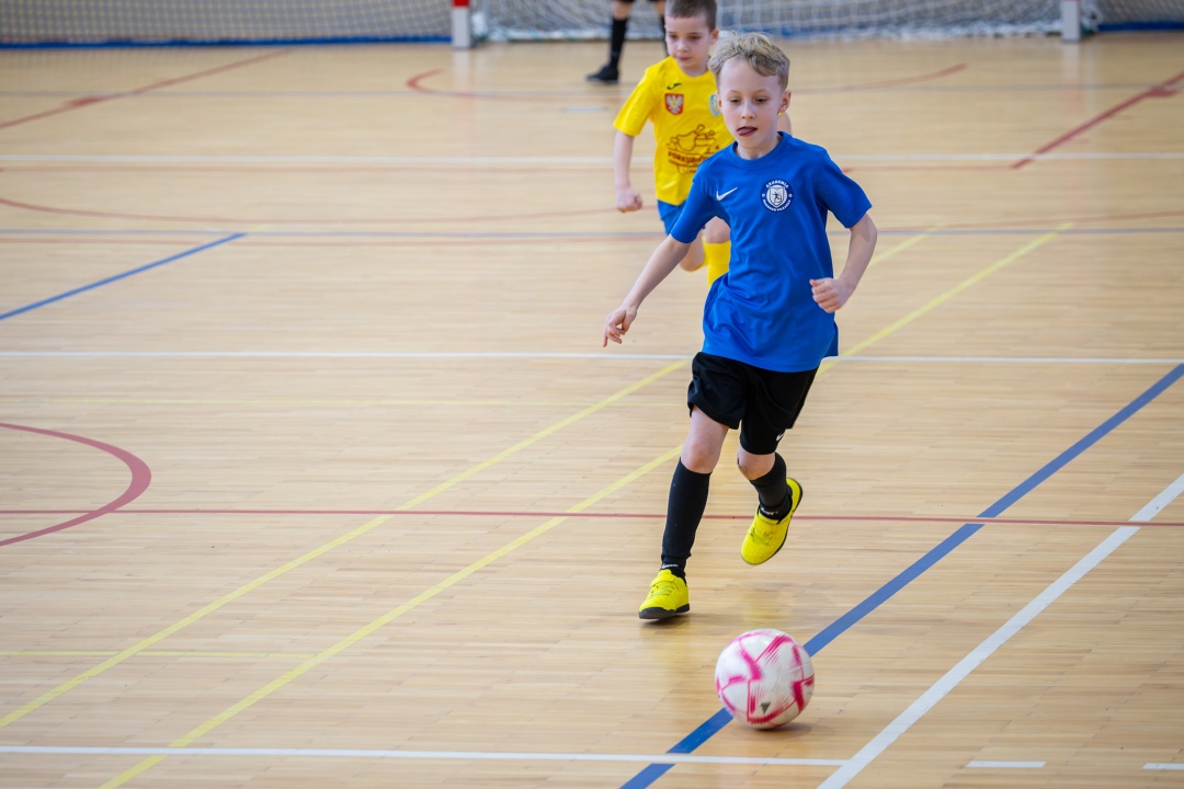 Turniej piłki nożnej w ramach ferii zimowych 2025 - zdjęcie #82 - eOstroleka.pl