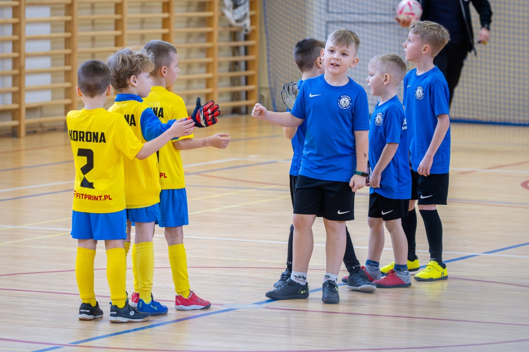 Turniej piłki nożnej w ramach ferii zimowych 2025 - zdjęcie #73 - eOstroleka.pl
