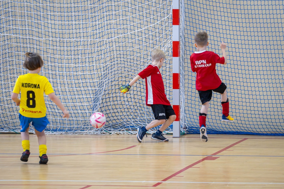 Turniej piłki nożnej w ramach ferii zimowych 2025 - zdjęcie #72 - eOstroleka.pl