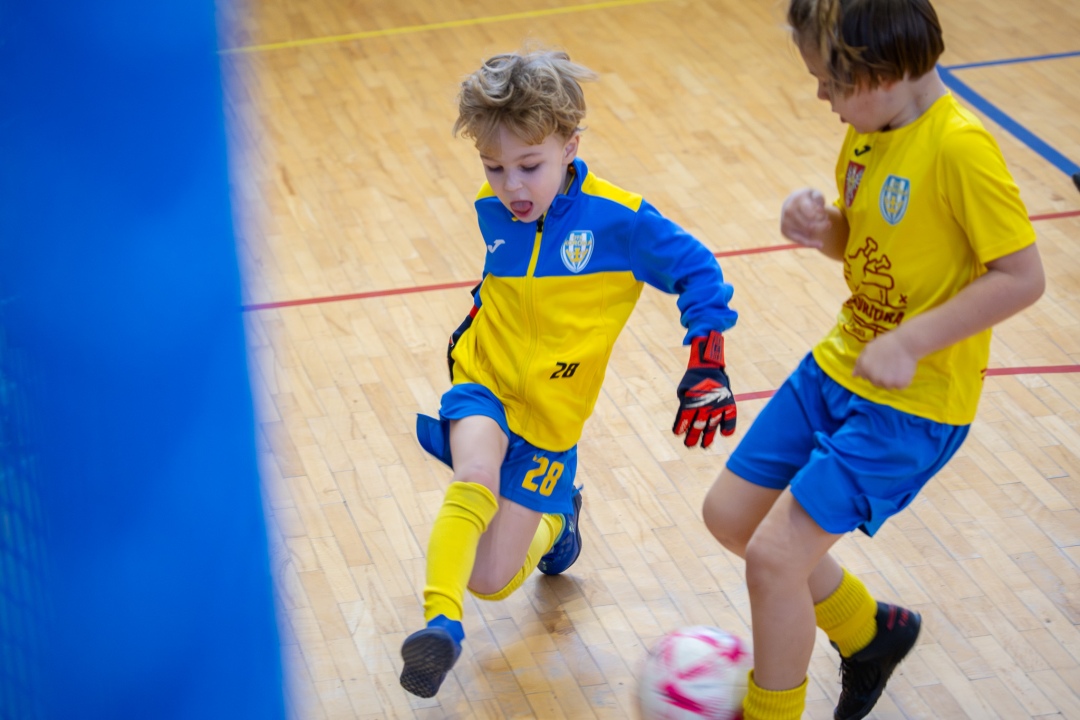 Turniej piłki nożnej w ramach ferii zimowych 2025 - zdjęcie #70 - eOstroleka.pl