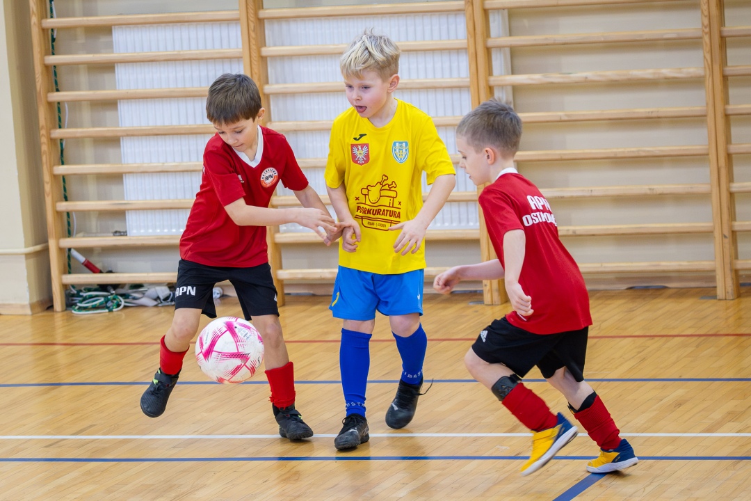 Turniej piłki nożnej w ramach ferii zimowych 2025 - zdjęcie #66 - eOstroleka.pl