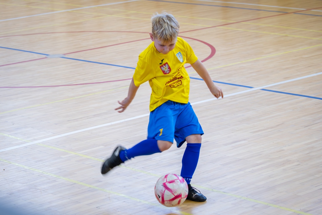 Turniej piłki nożnej w ramach ferii zimowych 2025 - zdjęcie #64 - eOstroleka.pl