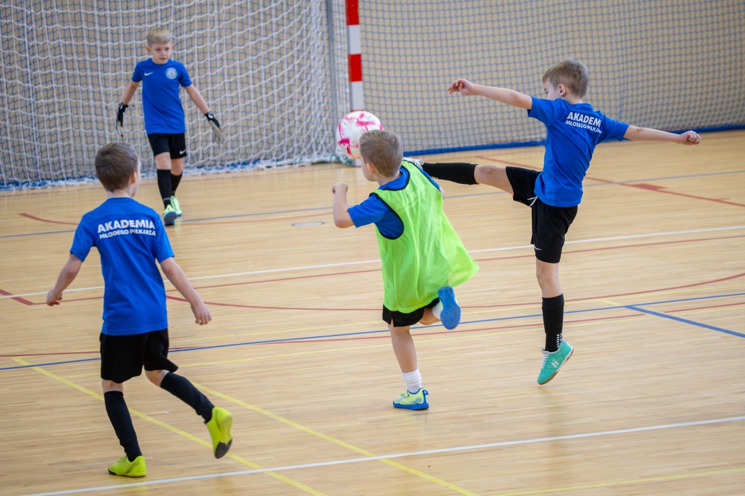 Turniej piłki nożnej w ramach ferii zimowych 2025 - zdjęcie #56 - eOstroleka.pl